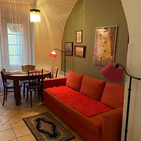 Rustic Ground Floor In Mala Strana Apartment Prague