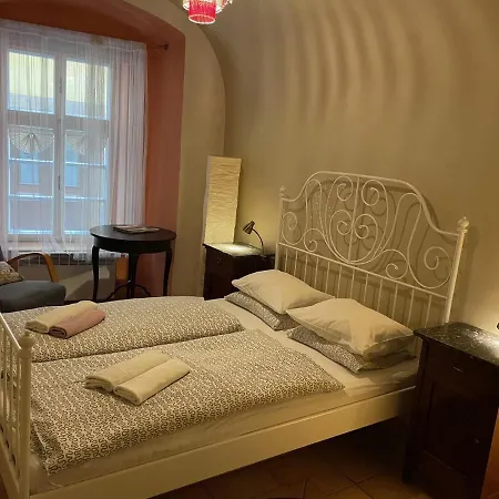 Apartment Rustic Ground Floor In Mala Strana Prague